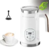 Mousseur lait electrique chauffe blanc avec écran numérique affichant 65 degrés et tasse de cappuccino onctueux à côté