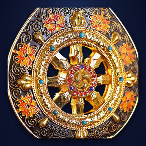 Roue du Dharma dorée ou Dharmachakra aux détails précieux et dorés | OkO-OKO™ Roue du Dharma dorée ou Dharmachakra aux détails précieux et dorés