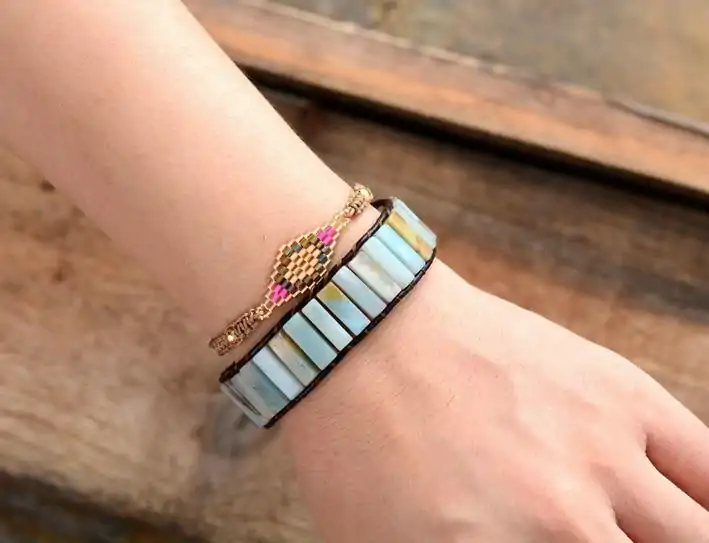 Lithotherapie Sieraad Armband met natuurlijke Amazonietsteen. | OkO-OKO™ Amazoniet en zwart lederen armband | oko oko
