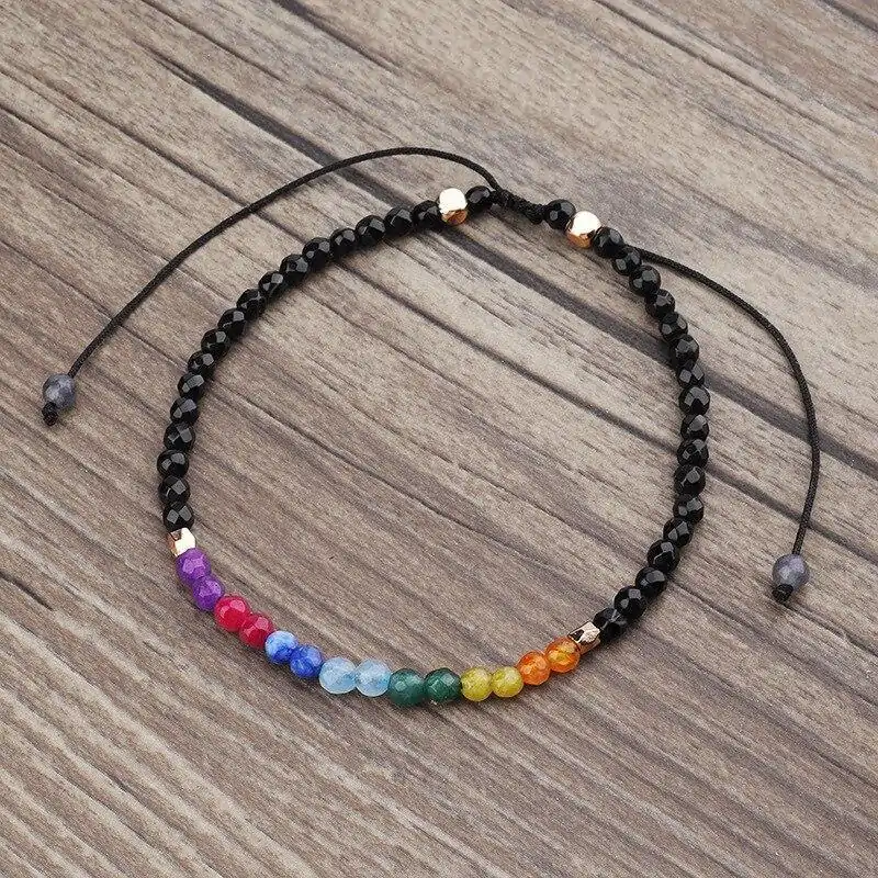 Lithotherapie sieraden <br> 7 Chakras armband. | OkO-OKO™ Armband 7 Chakra's gekleurde en zwarte kralen | oko oko
