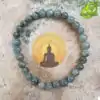 Bracelet Labradorite  bouddha yoga  posé sur une pierre| OkO OkO