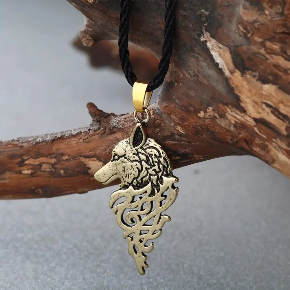 Bijou Homme <br> Collier Amulette Homme. | OkO-OKO™ Collier pour hommes loup doré | OkO OkO