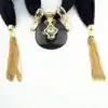 Sieraden Sjaal ketting sieraden. | OkO-OKO™ Zwarte sjaalketting met rond juweel detail | oko oko
