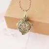 Bijou Diffuseur Huiles Essentielles <br> Boule en laiton (10 variantes). | OkO-OKO™ Pendentif diffuseur d'huiles essentielles boule en laiton en coeur | oko oko