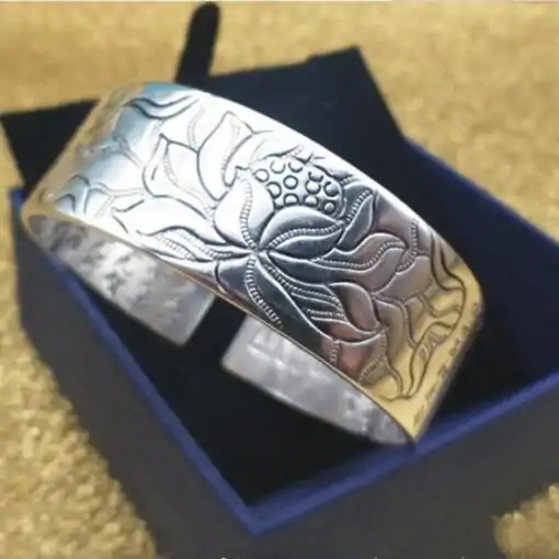 Lotus Sutra bracelet in its gift box | OkO