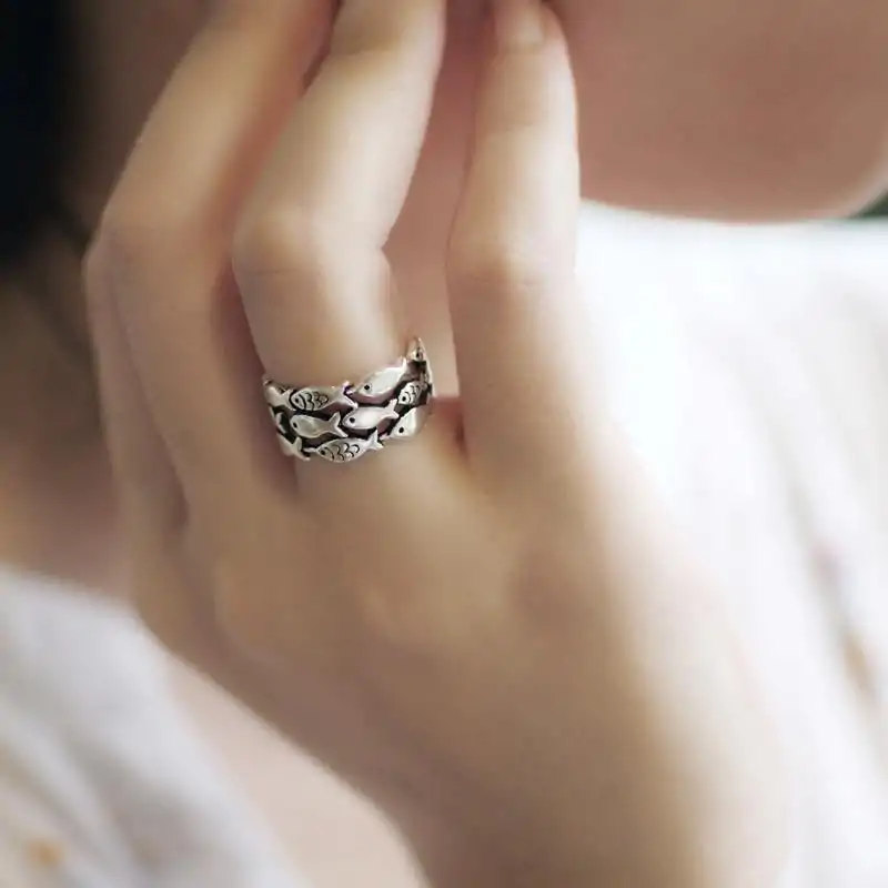 Bijou Spirituel <br> Fish ring (Silver). | OkO-OKO™ Fish ring worn on the finger | oko oko