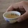 Service à Thé <br>Bol en Porcelaine de Chine (5 Designs) | OkO-OKO™ Bol en Porcelaine de Chine dans la main | oko-oko