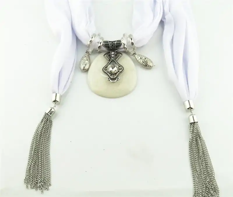 Sieraden Sjaal ketting sieraden. | OkO-OKO™ Sjaal ketting met sieraden franjes | OkO-OkO
