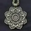 Spiritueller Schmuck Lotusblüten-Anhänger. | OkO-OKO™ Lotusblütenanhänger Bronze Zoom | oko-oko