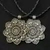 Spiritueller Schmuck Lotusblüten-Anhänger. | OkO-OKO™ Lotusblütenanhänger mit Seil aus Leder| oko-oko