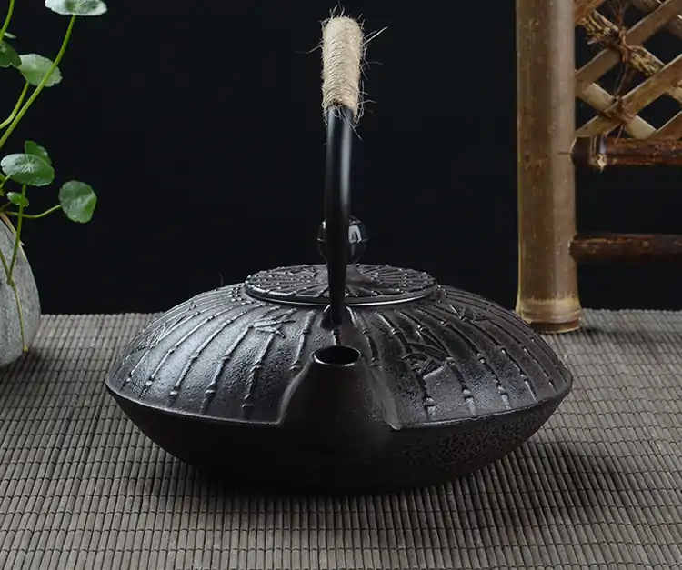Tetera de hierro fundido 900ml vista frontal | oko-oko