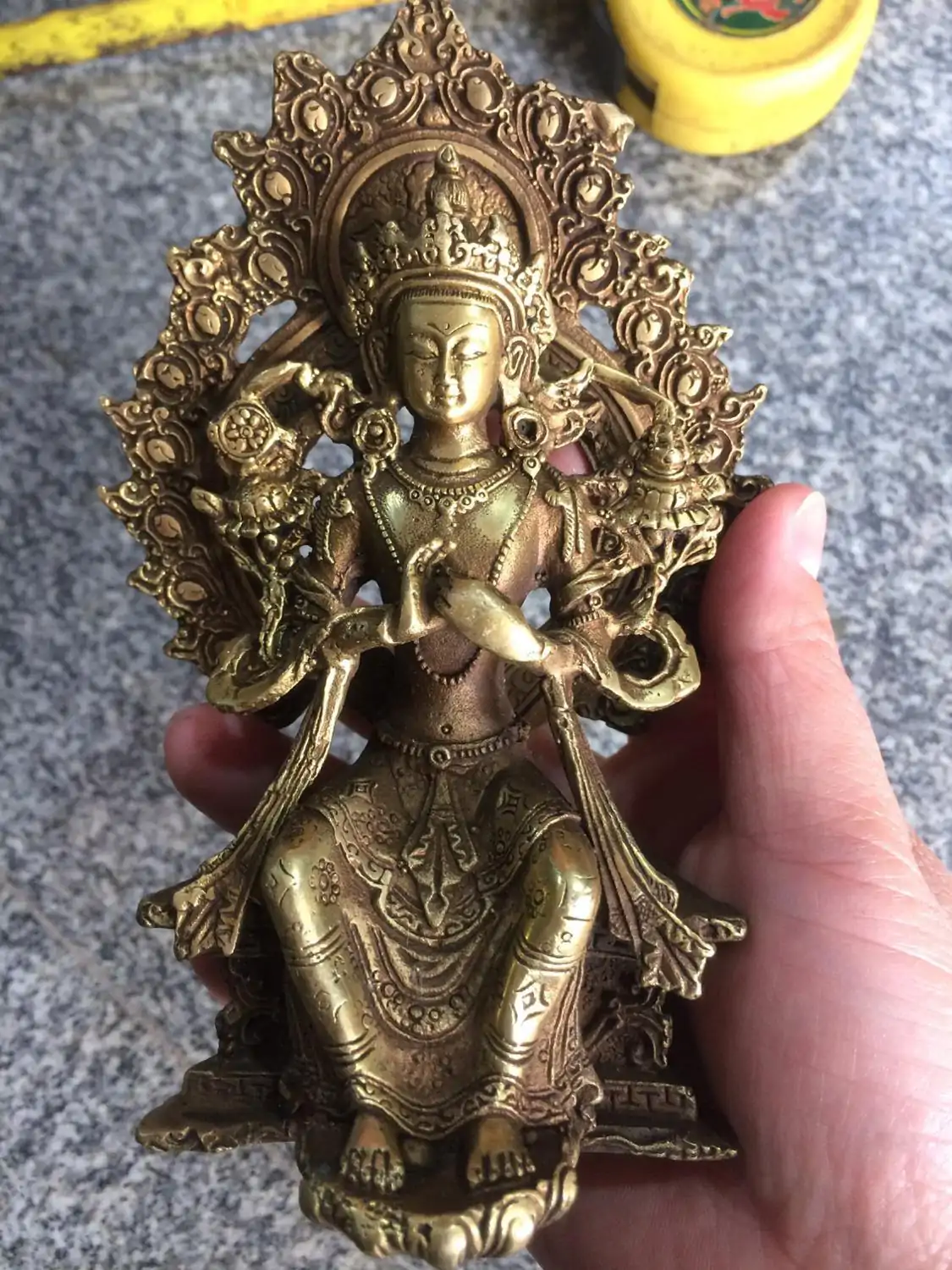 Bouddhisme <br> Statue de Tara. | OkO-OKO™ Statue de Tara Mundra guérizon | OkO-OkO