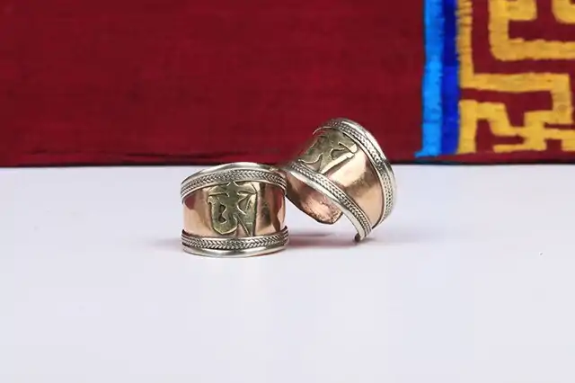 Bijou Spirituel <br> Bague Matra Om. | OkO-OKO™ Bague tibet cuivre Matra Om | OkO-OkO