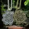 Pendentif Fleur de lotus avec signe OM central | oko-oko