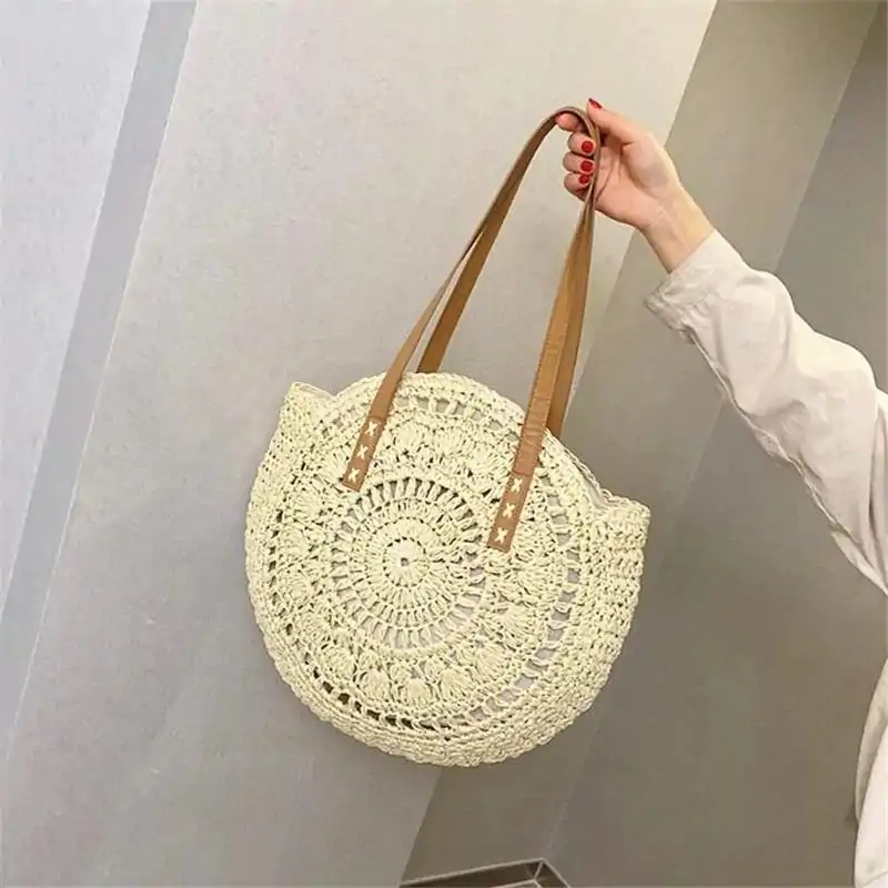 Sac à main <br>Raphia. | OkO-OKO™ Sac a main raphia tenu en main | oko oko