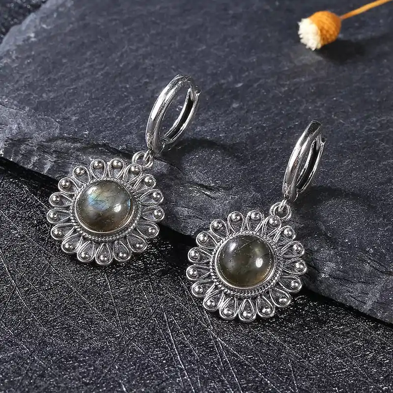 Lithotherapy Jewelry Sun Earrings | OkO-OKO™ sunburst earrings labrodorite green/blue | oko-oko