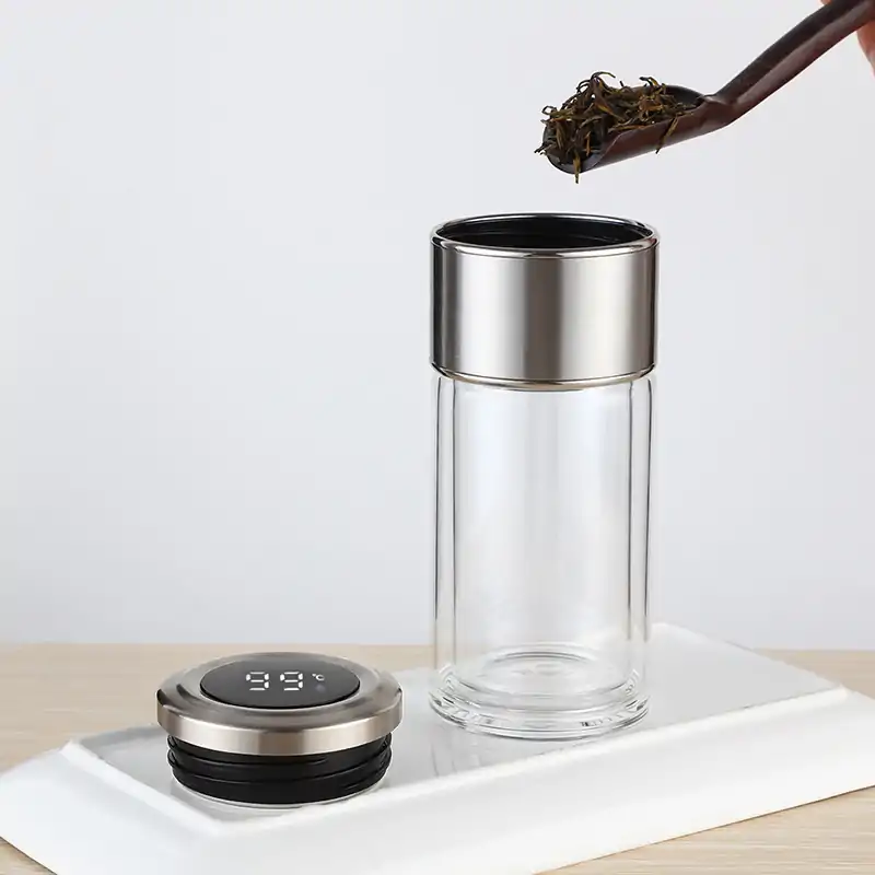 <br> Thermosfles Intelligent glas | OkO-OKO™ Smart-Thermos-met-temperatuur-in-glas-voorbeeld van gebruik met losse thee