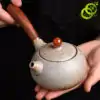 Théière Céramique <br> Japonaise (Sablée ou Blanche) | OkO-OKO™ Théière-céramique-japonaise-dans-une-main.