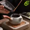 Théière Céramique <br> Japonaise (Sablée ou Blanche) | OkO-OKO™ Théière-céramique-japonaise-durant le service