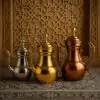 Théière-métal-arabique-3-couleurs-fond -oreintal-OkO-OkO