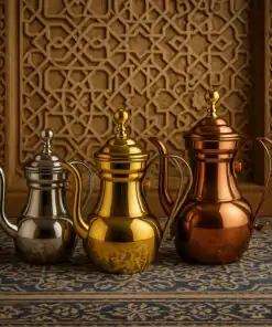 Théière-métal-arabique-3-couleurs-fond -oreintal-OkO-OkO